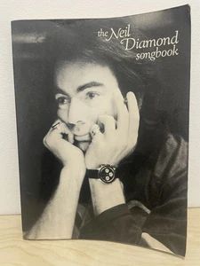 The Neil Diamond Songbook Pianoforte Chitarra Voce 375 Pg Buone Condizioni Spartiti - Foto 1 di 12