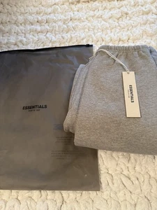 Auténticos pantalones de chándal Essentials Fear Of God nuevos con etiquetas - Imagen 1 de 9