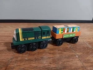 Wooden Thomas & Friends Paxton 2011 - Train Mattel Gullane w/ Pop Out Library - Picture 1 of 8