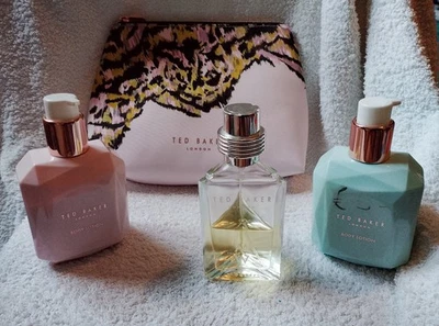 Ted Baker Zip Kosmetiktasche Make Up - & 2 x Bodylotions + Half Bottle edt - Bild 1 von 4