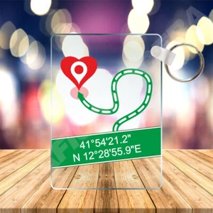 Portachiavi in Plexiglass con Coordinate del Vostro Luogo del Cuore fidanzati - Foto 1 di 1