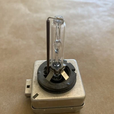 New OEM for 13-18 Kenworth T680 Osram D1S 66144 Xenon HID Headlight Bulb - Image 1 of 4