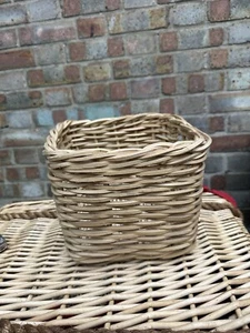 Vintage wicker basket - Picture 1 of 12