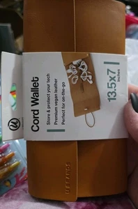 U Brands Acorn Cord Wallet 13.5 x 7 - Afbeelding 1 van 2