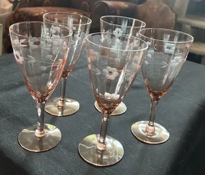 Vintage Pink Set 6 Depression Water Goblets Wine Glasses 8oz Floral Etched - Picture 1 of 4