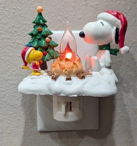 Department 56 Peanuts Campfire Buddies Night Light - Picture 1 of 7
