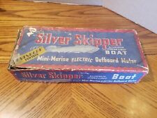 VINTAGE REEVES B/O SILVER SKIPPER STREAM LINED ALUMINUM TOY BOAT w/BOX & MOTOR