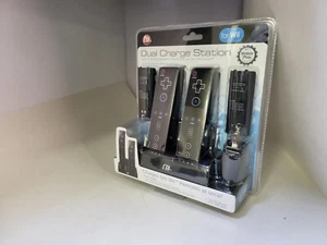 Remote Charging Dock Station With 2 Rechargeable Batteries For Wii / Wii U Black - Picture 1 of 8