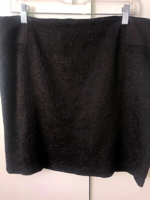 Falda lápiz Laundry By Shelli Segal color negro en relieve, cremallera, elástica TALLA 14 Foto 1 de 4