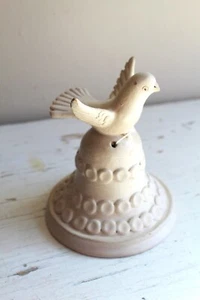 Handgefertigte Rad geworfen Keramik Vogel Taube Guatemaltekisch rustikal beige Hochzeit Glocke - Bild 1 von 6