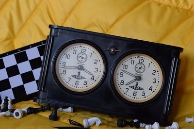Legendary russian Chess Tournament Mechanical Clock Timer watch vtg old Bakelite - Image 1 of 4