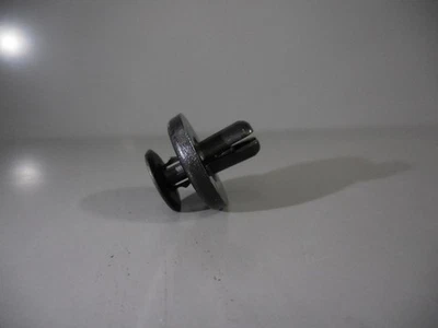 Clipe forro genuíno Toyota Fender 90467-07215 - Imagem 1 de 3