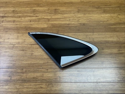 Janela traseira esquerda quarto de vidro 2015-2024 Porsche Macan S 95B fabricante de equipamento original *NOTA* - Imagem 1 de 4