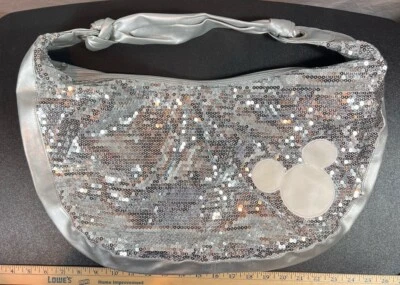 Bolso de mano Mickey Mouse con lentejuelas plateadas Forro rosa Foto 1 de 3