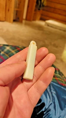 $350 ANTIGÜEDADES CHINAS ANTIGUAS blanco SOMBRERO CORTE JADE SOPORTE FINAL COLGANTE 21g Foto 1 de 2