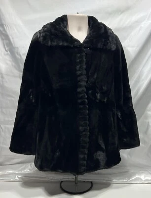 Gallery 女式黑色人造毛皮夹克 M 码 — 第 1/4 张图片