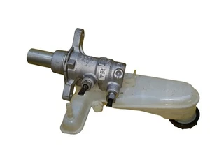 Ford Mondeo Brake Master Cylinder 2.0 Diesel T8CC Mk5 2017 DG9C-2004-RMF - Picture 1 of 2