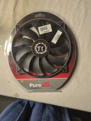 Thermaltake Pure 20 200 x 200 x 30mm Chilling Effect Fan CL-F015-PL20BL-A New - Image 1 of 4