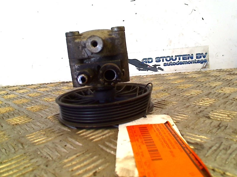 BOMBA DIRECCIÓN ASISTIDA VOLVO S40 (VS) SEDÁN 2.0 16V (B4204S2) 2002 Foto 1 de 3