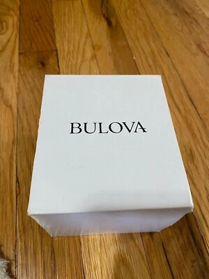 Caja de Presentación Reloj Bulova Original Vacía Gris/Dorado+ Manga Blanca Tarjeta Guaranán Foto 1 de 4