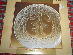 Durand HAPPY HOLIDAY GLASS 13" PLATTER w/Box  Wreath Ribbon and Holly Leaves ~ - Picture 1 of 7