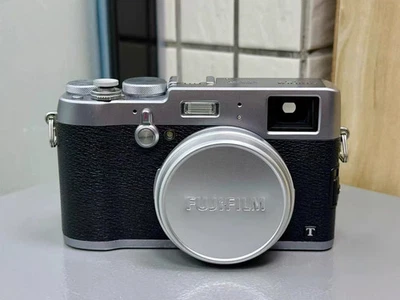 FUJIFILM X100T 16.3MP Comapact Digital Camera Silver  English Language - Image 1 of 4