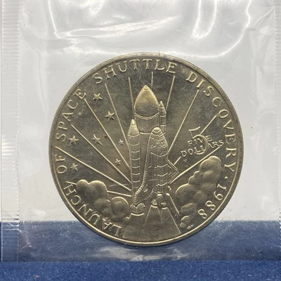 Moneda conmemorativa de $5 Discovery del transbordador espacial Islas Marshall 1988 nueva sellada Foto 1 de 4