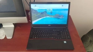 Notebook Fujitsu 15.6" Intel Core i5 • 16GB RAM DDR4 • 960GB SSD • Windows 11 - Foto 1 di 7