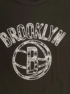 Brooklyn Nets Women's Paisley Long Length Bandana Style Tshirt Size M - Picture 1 of 10