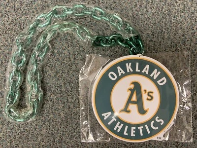 OAKLAND ATHLETICS A'S BIG CHAIN NECKLACE NEW WINCRAFT 🐘 - Image 1 of 2