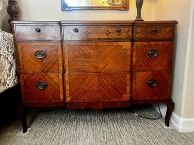 Cajonera antigua estilo provincial francés empresa de muebles Belén Foto 1 de 4