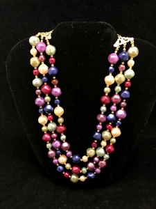 VINTAGE 3 STRAND MULTI COLOR BEADED NECKLACE - Picture 1 of 3