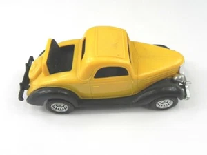VINTAGE 1936 STROMBECKER FORD COUPE YELLOW PLASTIC BODY W/ RUBBER TIRES 7" LONG - Picture 1 of 10
