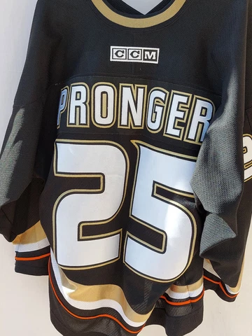 Large Mens Anahiem Ducks Jersey Chris Pronger L men ccm mighty duck black CCM Cover