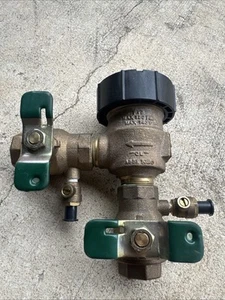 WATTS 1" 800M4QT Prevención de Reflujo Presión Aspirador 150 psi - Imagen 1 de 7
