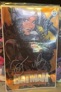 ABSOLUTE BATMAN #13 MARK BROOKS NYCC FOIL DOUBLE SIGNED SNYDER & MARK BROOKS NM - Picture 1 of 1