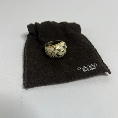Anillo COACH Signature C Domo Dorado Blanco Mujer’s Moda Joyería Talla 7.5 Foto 1 de 4