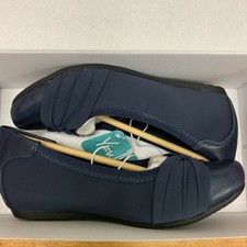 yuu imperial slip on flats
