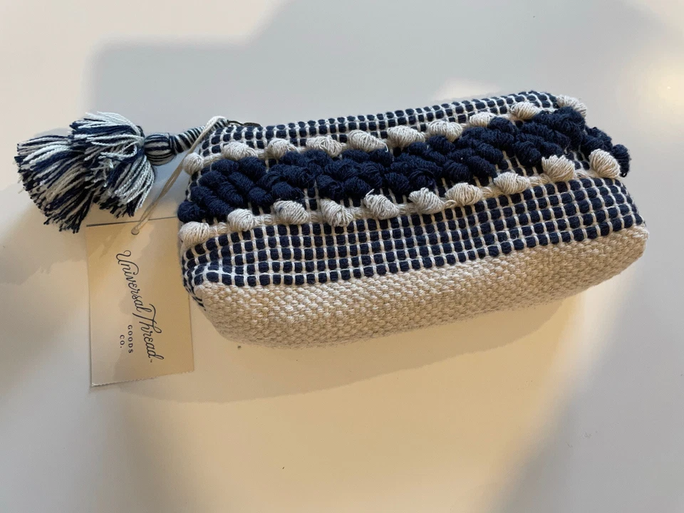 Universal Thread Women's Small Clutch Navy White Woven Tassel ZIPPER 8 X 4.5