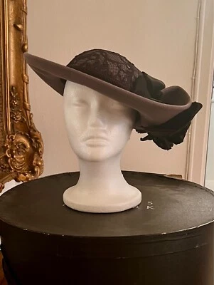 SOMBRERO DOKIN VINTAGE - GRIS CON ENCAJE NEGRO Y RIBETE DE FLORES Foto 1 de 4