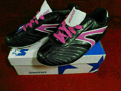 全新 粉色和黑色 运动 运动田径鞋 尺码 6 女孩 初学者 足球鞋 — 第 1/4 张图片