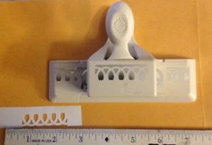 MARTHA STEWART CRAFT / SCRAPBOOKING ARCH LATTICE BOARDER PAPER PUNCH - NICE - Picture 1 of 5