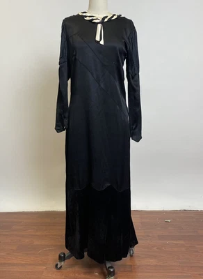 Authentic Antique 1920s 1930s Black Bias Silk Dress Gown AS IS Neckline Detail - Изображение 1 из 4