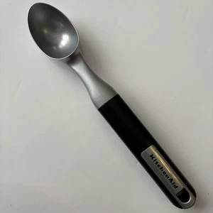 Cuchara cucharada para helado KitchenAid mango largo negra - Imagen 1 de 6