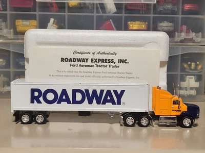 Matchbox Ford Aeromax Roadway Semi Truck and Trailer - Image 1 of 4