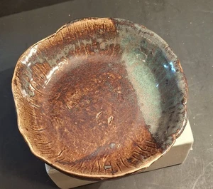 PRIMITIVE STYLE SMALL POTTERY BOWL - Picture 1 of 5