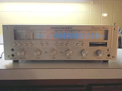 Amplificador receptor estéreo vintage Marantz 2252B Foto 1 de 4