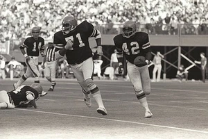 NFL Running Back Boobie Clark Of The Cincinnati Bengals 1975 OLD PHOTO 1 - Picture 1 of 1