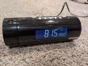 Magnasonic Auto Time Set Dual Alarm Projection Clock Radio - Picture 1 of 6