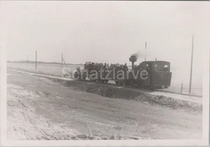 Foto, Kleinbahn Dampflok Soldaten in Russland, Eisenbahn Lokomotive (MJ-62)1029 - Bild 1 von 2